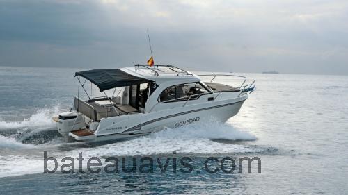Beneteau Antares 8 avis et fiche technique 